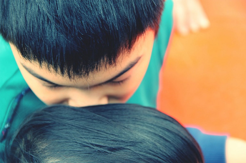 The whiff of sandalwood makes the human head sprout more hair