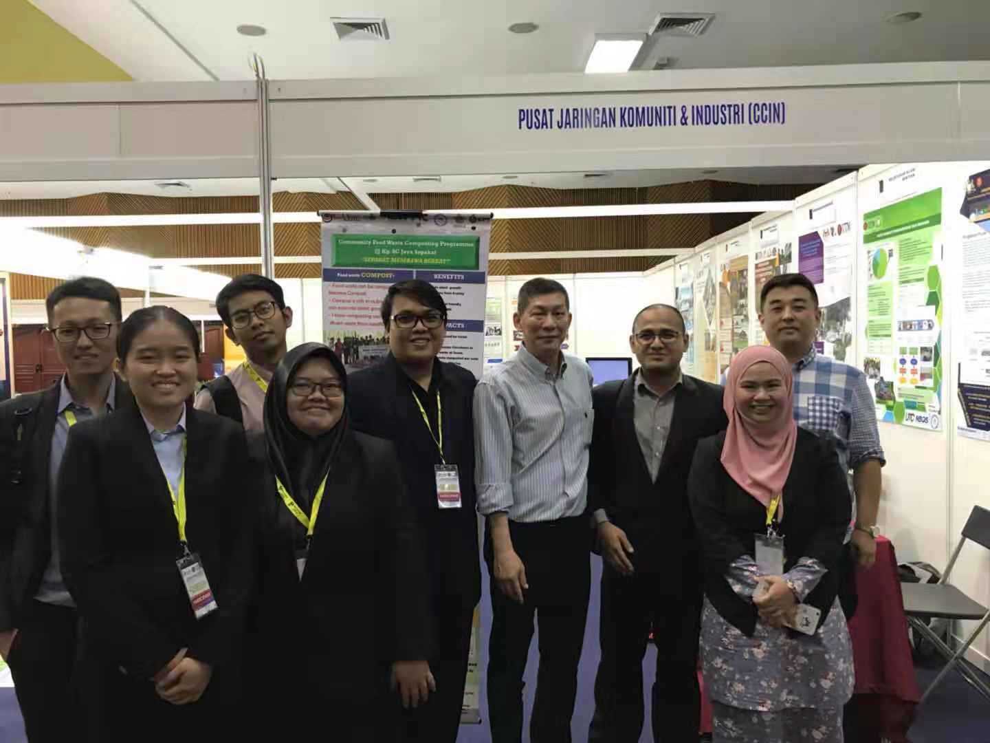 Brief conversation with Dr. Siti and his supervisor professor Mohd during the seminar.